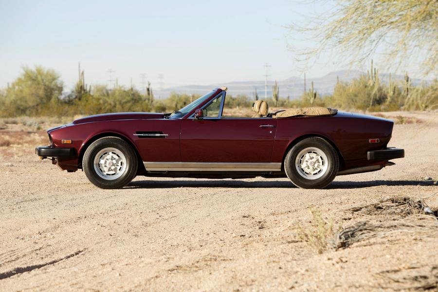  Aston Martin V8 Volante (Series I) 1979 года  (NA) (фото 8 из 18)